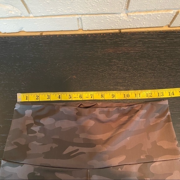 Onzie Flow High Rise Leggings M/L Medium Large Green Camouflage Camo Full Length - Picture 6 of 8